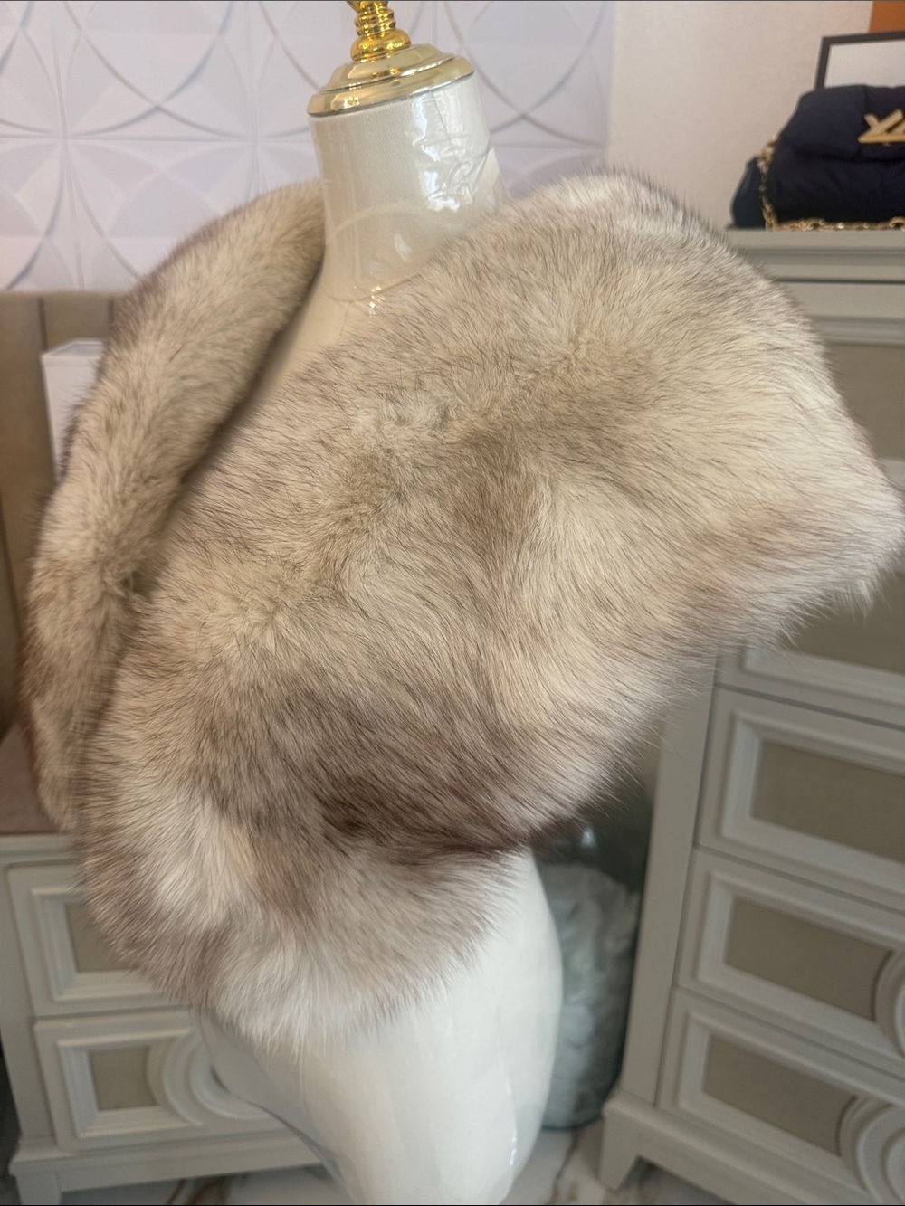 Saga superb quality tag blue fox fur shawl